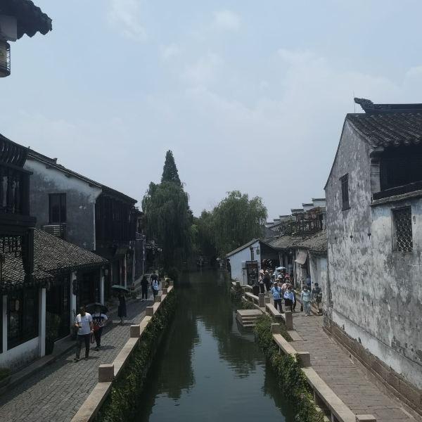 汽车行驶时有可能发生自燃或因碰撞导致起火错误的做法是什么?游戏画面